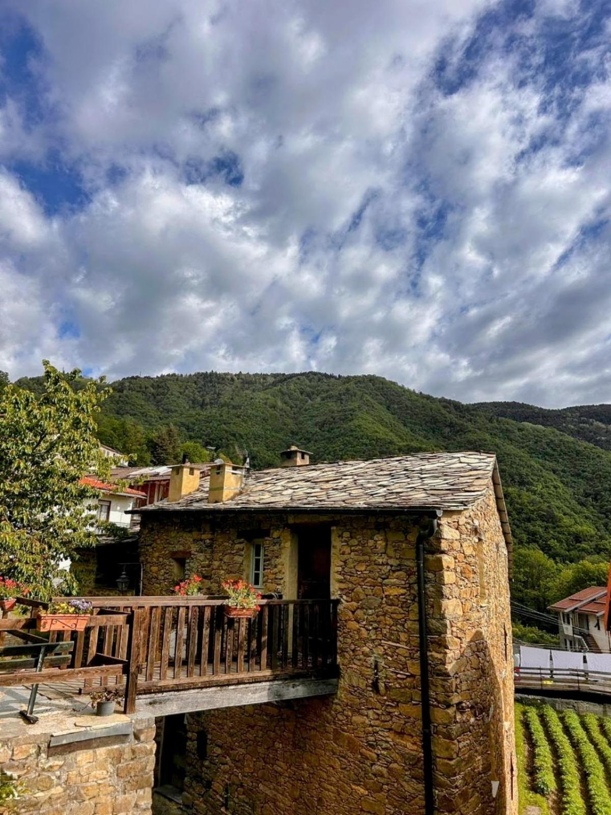 Rifugio Ca' Da Cardella Hotell Mendatica Exteriör bild